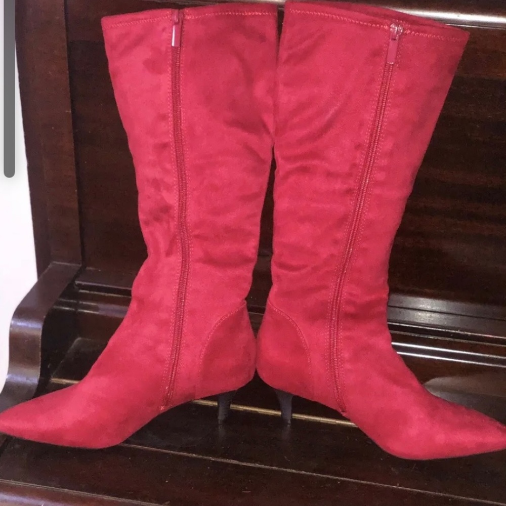 East 5th Norwood Knee High Boots Size 6 1/2 Color Red Microfib New Never Worn